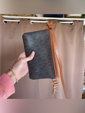 Michael Kors brown belt bag good used condition size medium